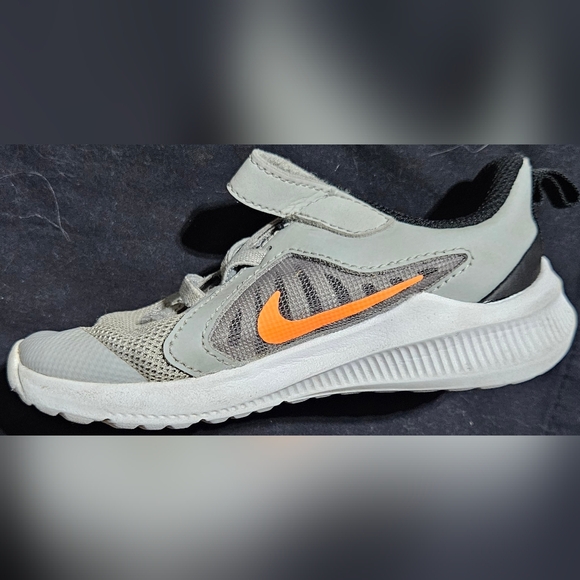 Nike Downshifter 10 Baby Toddler US 8C - Gently Used - Picture 2 of 8